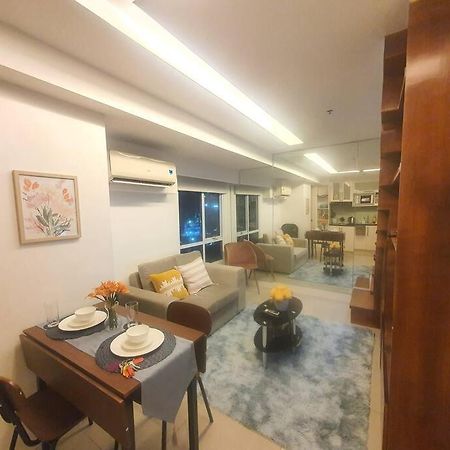 Bgc Taguig Cozy 2 Bedroom Loft, With Stunning Bgc Skyline View! Manila Esterno foto