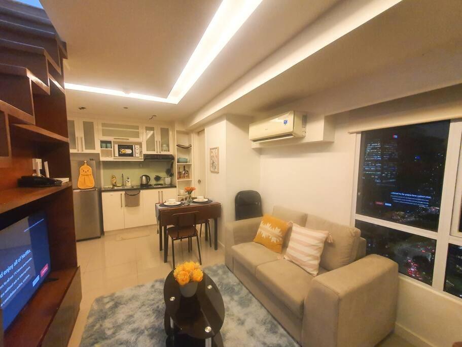 Bgc Taguig Cozy 2 Bedroom Loft, With Stunning Bgc Skyline View! Manila Esterno foto