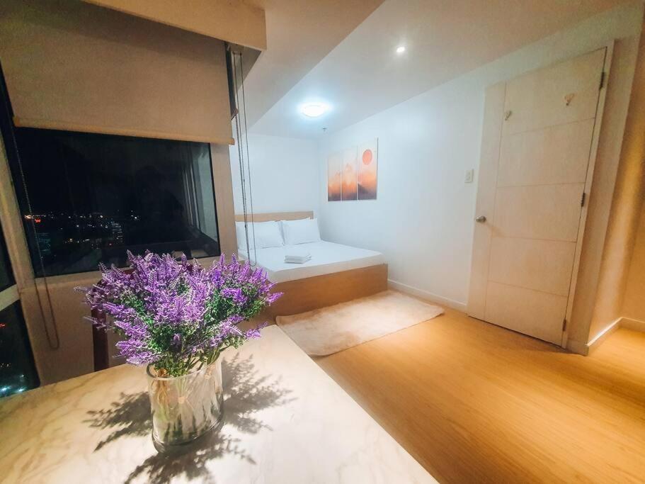 Bgc Taguig Cozy 2 Bedroom Loft, With Stunning Bgc Skyline View! Manila Esterno foto