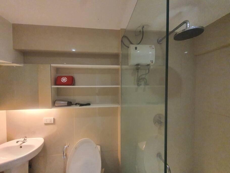 Bgc Taguig Cozy 2 Bedroom Loft, With Stunning Bgc Skyline View! Manila Esterno foto
