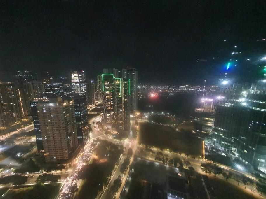 Bgc Taguig Cozy 2 Bedroom Loft, With Stunning Bgc Skyline View! Manila Esterno foto